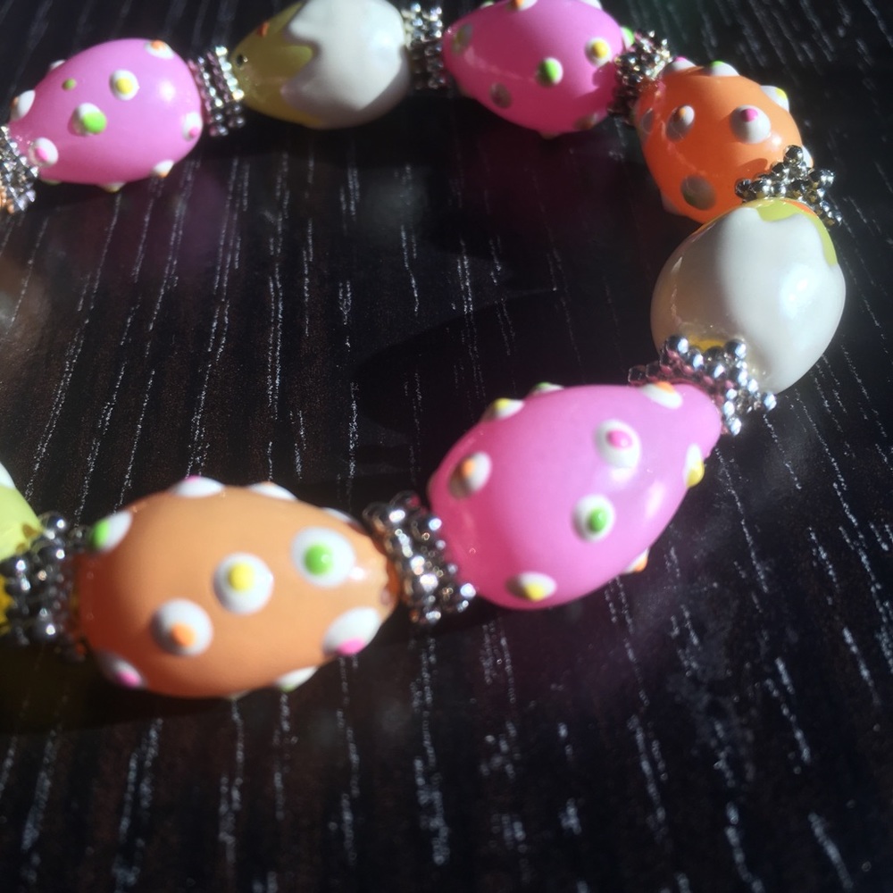Glass bead Easter/Spring bracelet - Picture 3 of 3